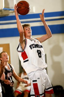 开云官网-仰泳大战美队领先毫厘之间，仰泳比赛视频欣赏  第2张